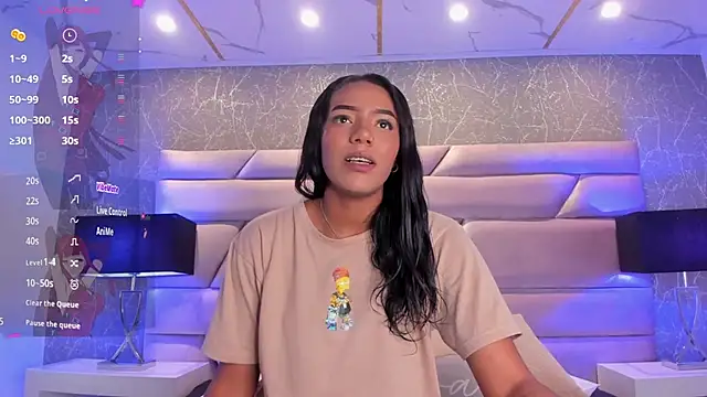 ChloeTayylor  online show from February 18, 2025, 8:25 pm