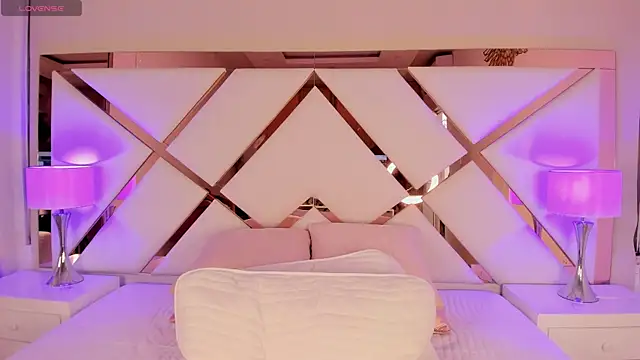 ChloeTayylor  online show from September 25, 2025, 8:12 pm