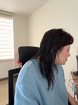 PoliBenett  online show from October 16, 2025, 8:21 pm