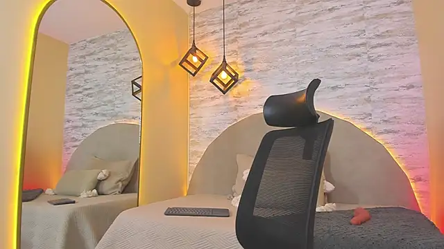 Aron Bolt online show from February 12, 2026, 3:07 pm