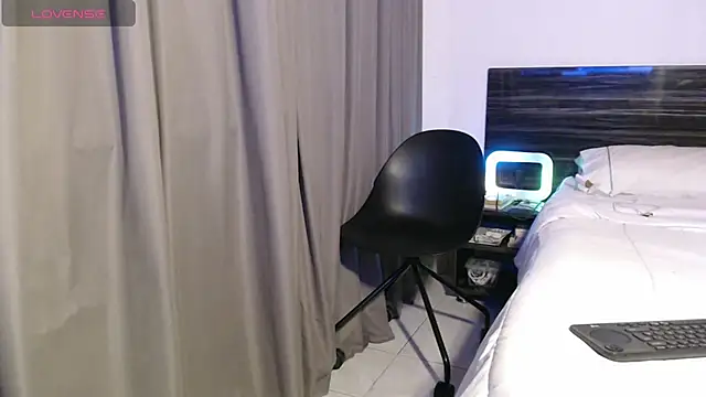 FaustoCock online show from December 4, 2025, 7:11 pm