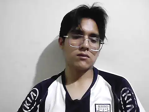 Snapshot of HardDick2 chatting on March 17, 2026, 6:39 am HardDick2 online show from March 17, 2026, 6:39 am