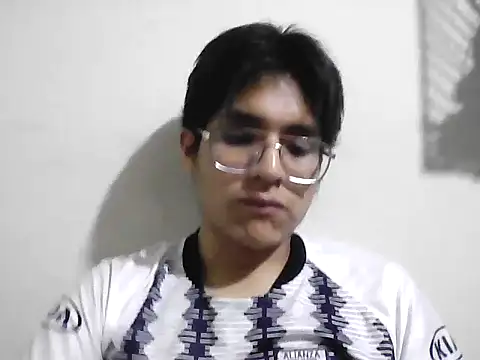 Snapshot of HardDick2 chatting on March 18, 2026, 5:43 am HardDick2 online show from March 18, 2026, 5:43 am