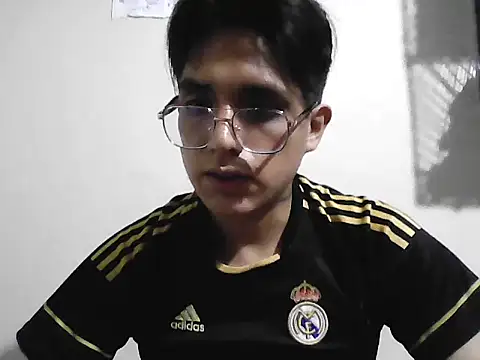 Snapshot of HardDick2 chatting on March 27, 2026, 4:51 am HardDick2 online show from March 27, 2026, 4:51 am