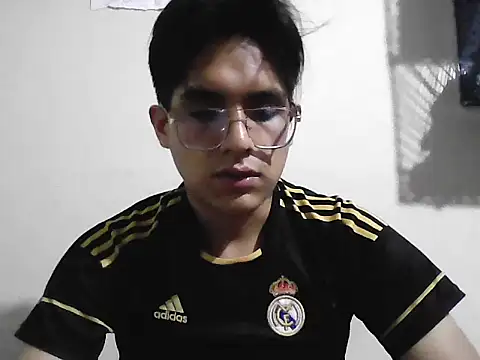 Snapshot of HardDick2 chatting on March 28, 2026, 4:45 am HardDick2 online show from March 28, 2026, 4:45 am