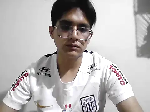 Snapshot of HardDick2 chatting on March 29, 2026, 4:12 am HardDick2 online show from March 29, 2026, 4:12 am