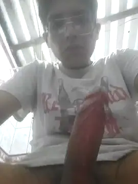 Snapshot of HardDick2 chatting on April 1, 2026, 1:17 am HardDick2 online show from April 1, 2026, 1:17 am