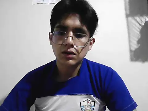 Snapshot of HardDick2 chatting on April 5, 2026, 5:48 am HardDick2 online show from April 5, 2026, 5:48 am