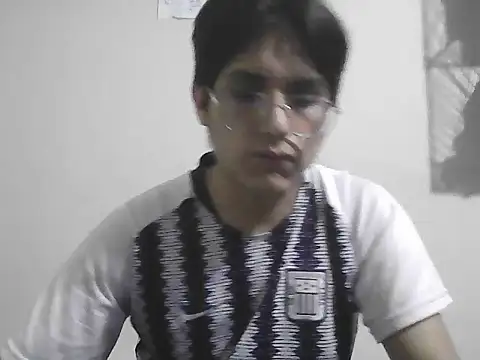 Snapshot of HardDick2 chatting on June 28, 2026, 1:44 am HardDick2 online show from June 28, 2026, 1:44 am