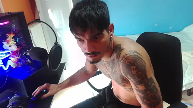 Badboyi1997 online show from October 13, 2025, 11:54 am