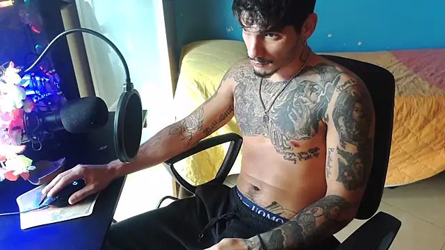 Badboyi1997 online show from October 22, 2025, 11:21 am