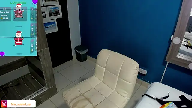 Mia scarlet69 online show from December 19, 2025, 12:45 pm