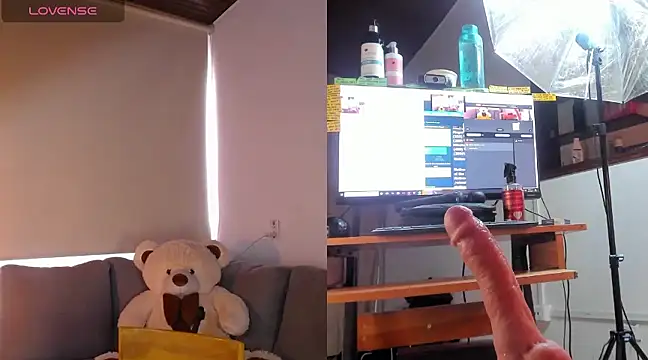 Hanna Clark  online show from December 28, 2024, 8:58 pm