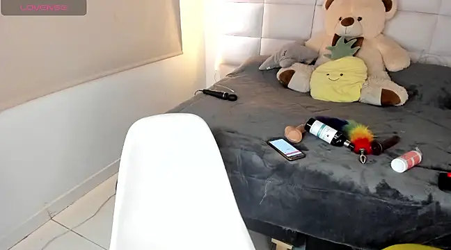 Hanna Clark  online show from January 21, 2025, 7:39 pm