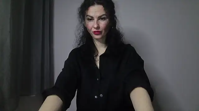 Snapshot of MiraLove362 chatting on February 19, 2025, 8:41 pm MiraLove362 online show from February 19, 2025, 8:41 pm