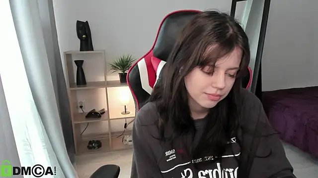 Este Glen online show from March 13, 2025, 9:10 am