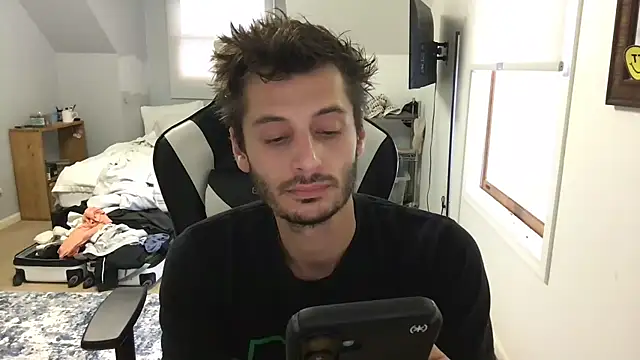 Snapshot of Dylansd chatting on December 16, 2024, 8:26 pm Dylansd online show from December 16, 2024, 8:26 pm