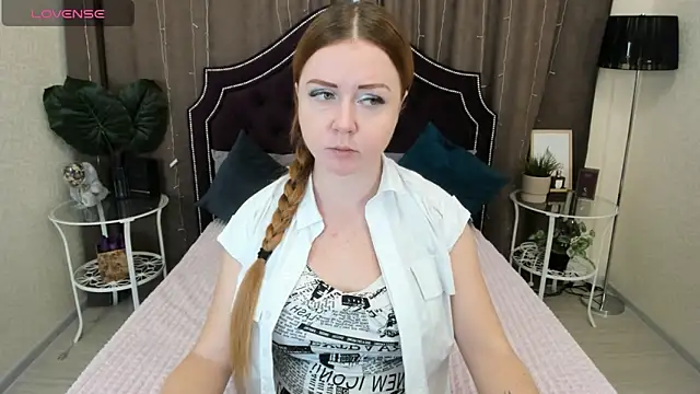 BettyBloom69 online show from December 3, 2024, 7:21 am