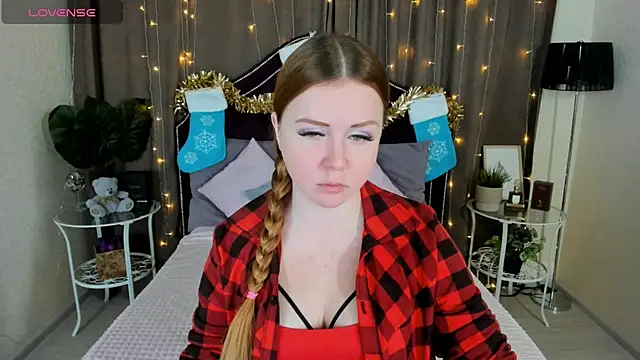 BettyBloom69 online show from December 17, 2024, 4:23 am