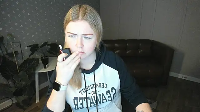 BettyBloom69 online show from November 26, 2025, 4:57 am