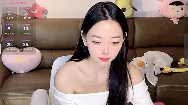 Snapshot of Yilin1999 chatting on January 19, 2025, 3:18 am Yilin1999 online show from January 19, 2025, 3:18 am