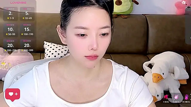 Snapshot of Yilin1999 chatting on September 20, 2025, 5:41 am Yilin1999 online show from September 20, 2025, 5:41 am
