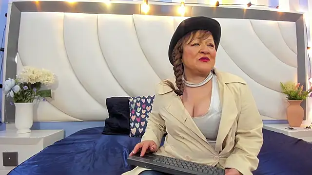 MeryLands online show from October 16, 2025, 11:55 am