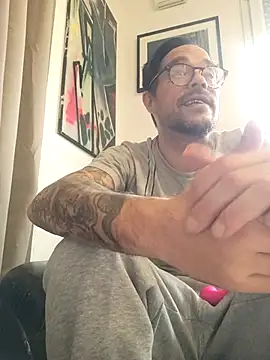 Snapshot of mileflav0r chatting on December 4, 2025, 11:30 am mileflav0r online show from December 4, 2025, 11:30 am