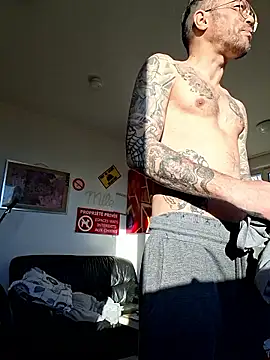 Snapshot of mileflav0r chatting on March 20, 2026, 7:13 am mileflav0r online show from March 20, 2026, 7:13 am