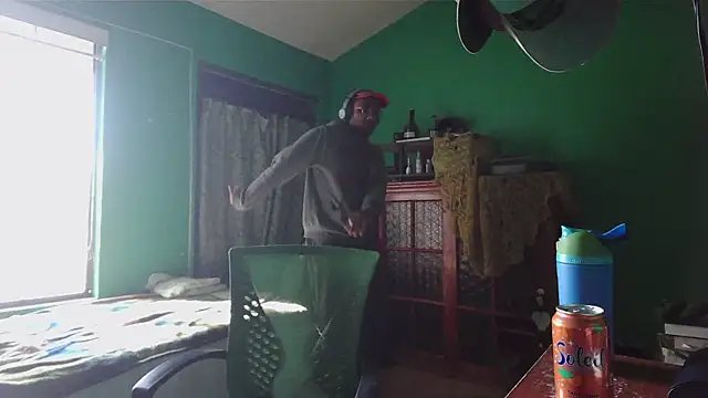 Snapshot of _______the chatting on February 14, 2026, 5:21 pm the online show from February 14, 2026, 5:21 pm