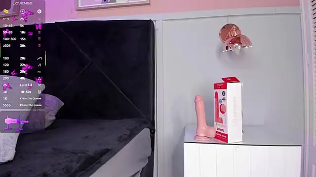 elodie walker online show from November 9, 2025, 1:20 pm