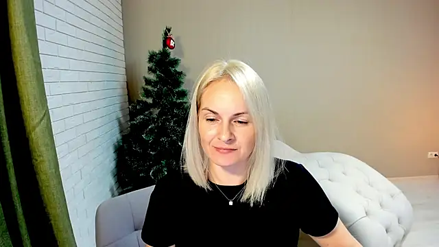Snapshot of Alicee_Gracee chatting on December 2, 2024, 8:00 pm Alicee Gracee online show from December 2, 2024, 8:00 pm