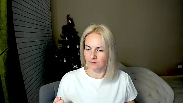 Snapshot of Alicee_Gracee chatting on December 5, 2024, 7:05 am Alicee Gracee online show from December 5, 2024, 7:05 am