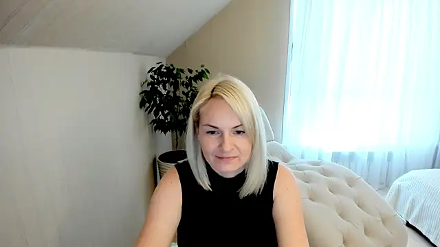 Snapshot of Alicee_Gracee chatting on December 9, 2024, 10:11 am Alicee Gracee online show from December 9, 2024, 10:11 am