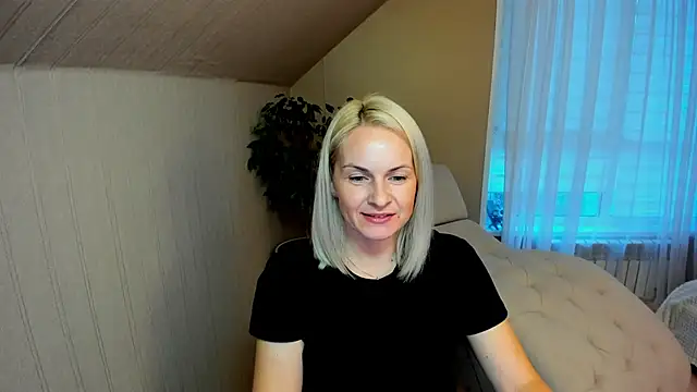Snapshot of Alicee_Gracee chatting on December 10, 2024, 11:54 am Alicee Gracee online show from December 10, 2024, 11:54 am