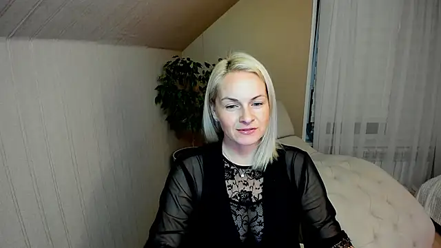 Snapshot of Alicee_Gracee chatting on December 12, 2024, 7:15 pm Alicee Gracee online show from December 12, 2024, 7:15 pm