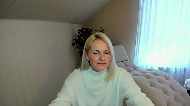 Snapshot of Alicee_Gracee chatting on December 18, 2024, 8:09 am Alicee Gracee online show from December 18, 2024, 8:09 am