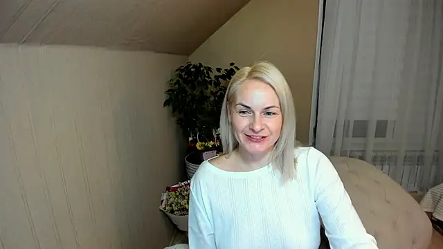 Snapshot of Alicee_Gracee chatting on December 30, 2024, 5:44 pm Alicee Gracee online show from December 30, 2024, 5:44 pm