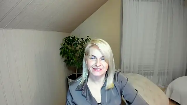 Snapshot of Alicee_Gracee chatting on January 5, 2025, 7:49 pm Alicee Gracee online show from January 5, 2025, 7:49 pm