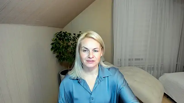 Snapshot of Alicee_Gracee chatting on January 8, 2025, 6:52 pm Alicee Gracee online show from January 8, 2025, 6:52 pm