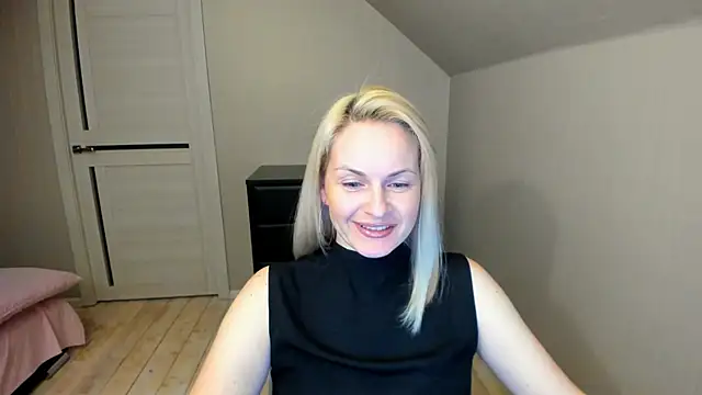 Snapshot of Alicee_Gracee chatting on March 10, 2025, 6:23 pm Alicee Gracee online show from March 10, 2025, 6:23 pm