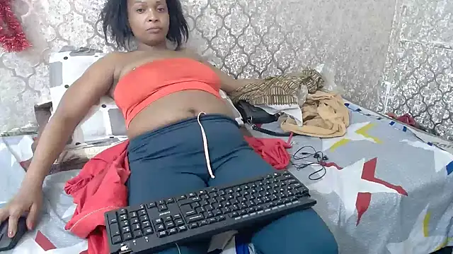 Snapshot of MaximTease24 chatting on February 18, 2025, 8:05 am MaximTease24 online show from February 18, 2025, 8:05 am
