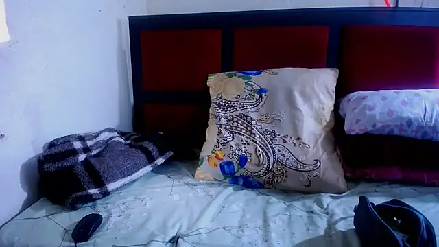 Snapshot of MaximTease24 chatting on October 12, 2025, 1:21 pm MaximTease24 online show from October 12, 2025, 1:21 pm