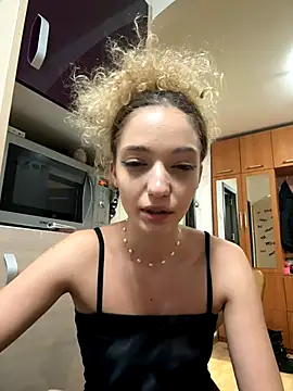 Alexia J online show from December 3, 2024, 4:28 pm