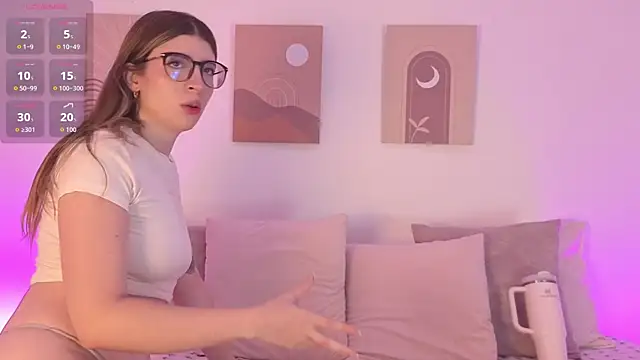 Mia Heartt online show from February 15, 2026, 3:20 pm