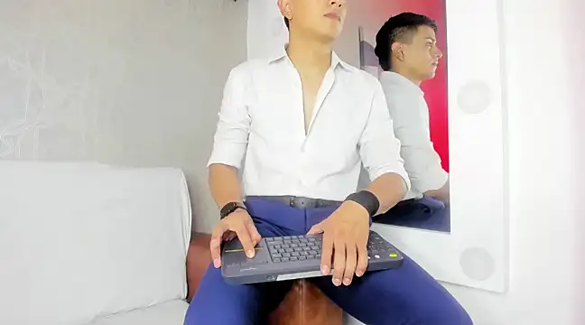 Snapshot of Lucii_fer_ chatting on February 18, 2025, 11:11 am Lucii fer  online show from February 18, 2025, 11:11 am