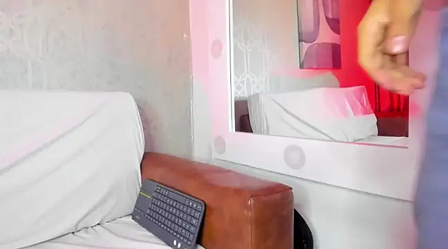 Snapshot of Lucii_fer_ chatting on March 7, 2025, 2:23 pm Lucii fer  online show from March 7, 2025, 2:23 pm