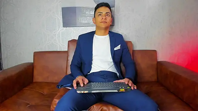 Snapshot of Lucii_fer_ chatting on September 15, 2025, 11:54 am Lucii fer  online show from September 15, 2025, 11:54 am