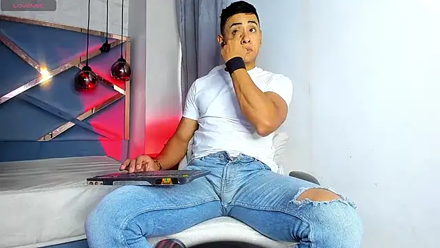 Lucii fer  online show from March 9, 2026, 11:36 am