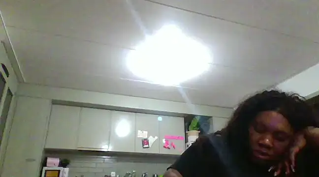 bonbonaumiel online show from December 7, 2024, 3:58 am